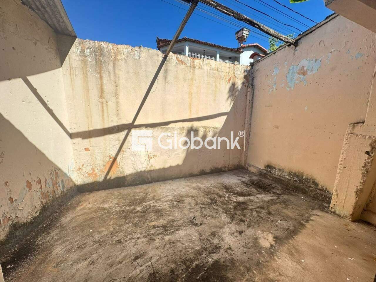 Casa 3 quartos à venda Santa Rita I 70m² Montes Claros MG: rea externa