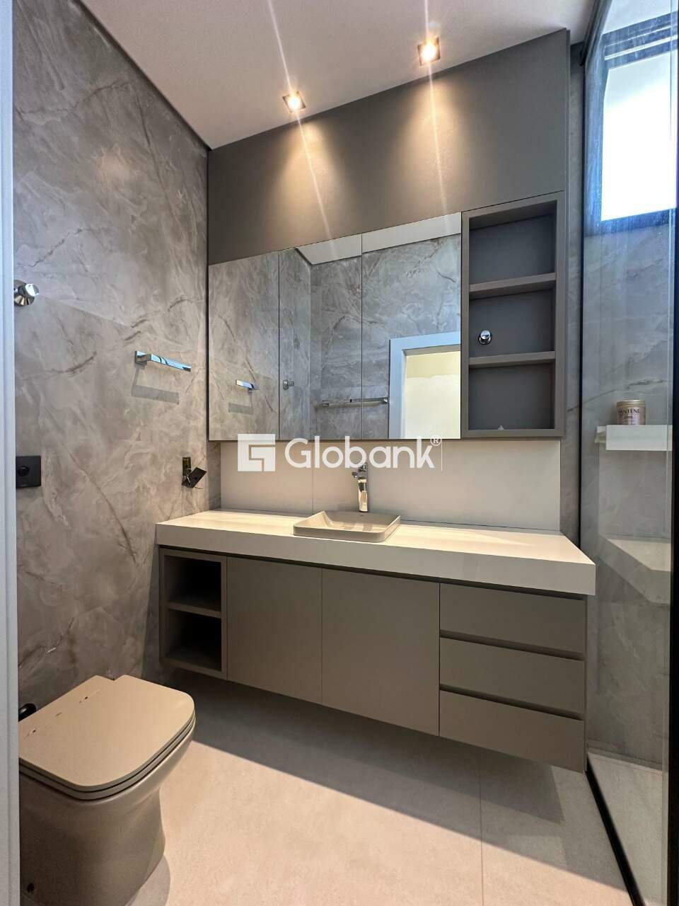 Casa em condomínio 4 quartos à venda Major Prates 332m² Montes Claros MG: Banheiro Social