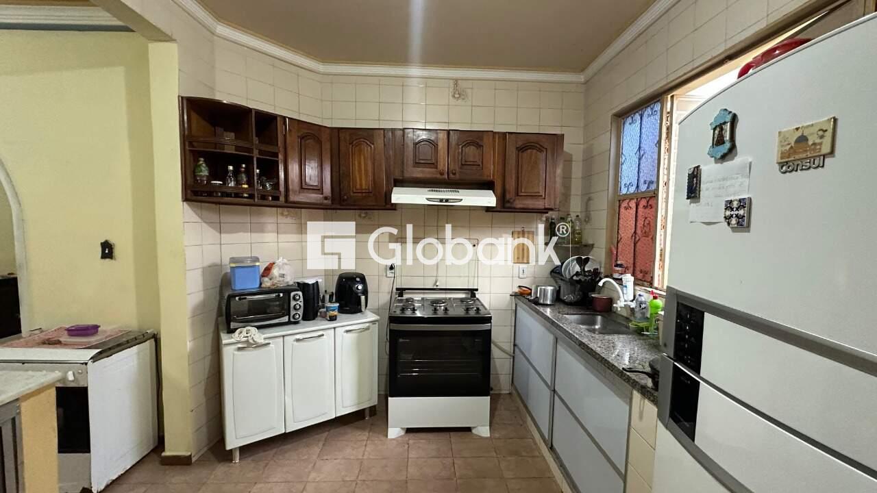 Casa 3 quartos à venda Clarindo Lopes 130m² Montes Claros MG: 