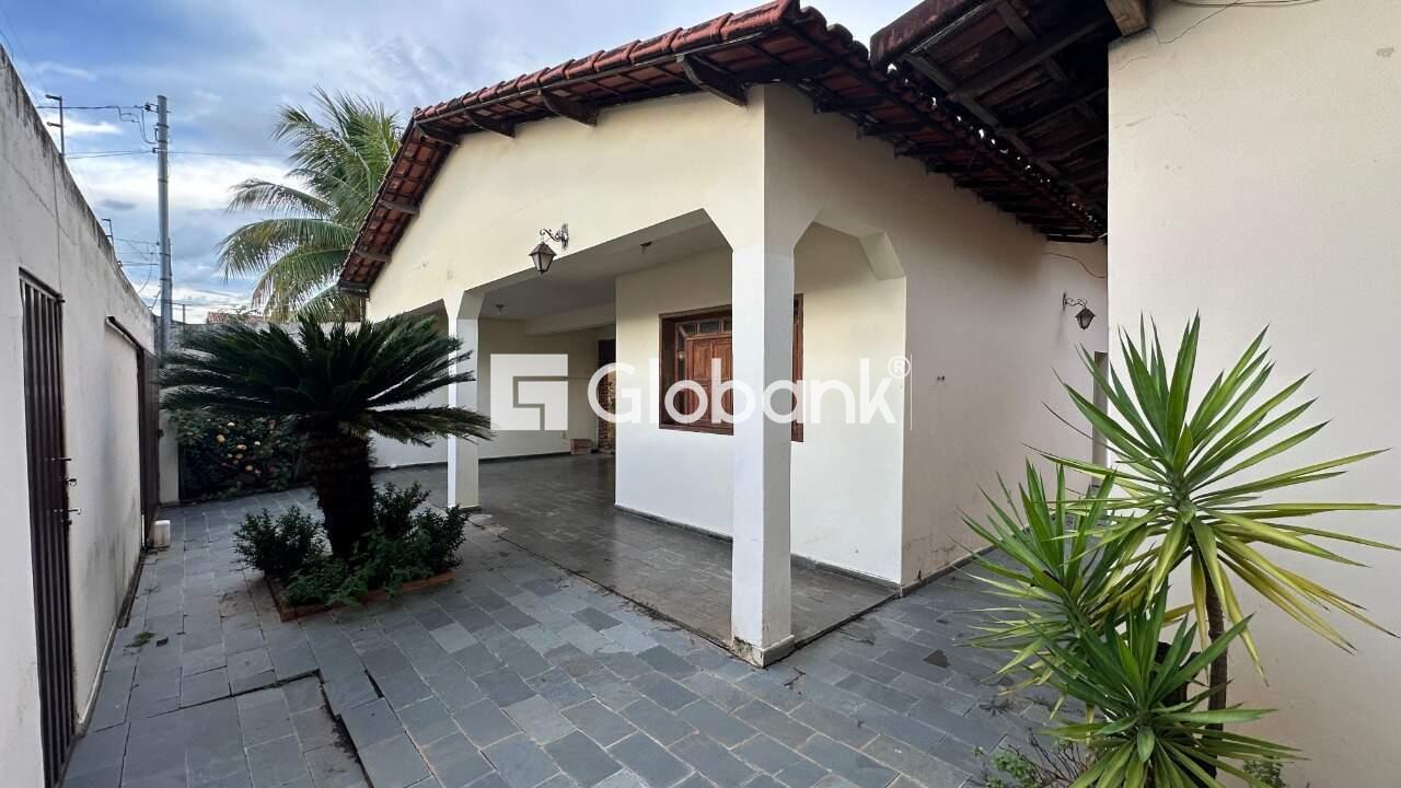 Casa 3 quartos à venda Clarindo Lopes 130m² Montes Claros MG: 