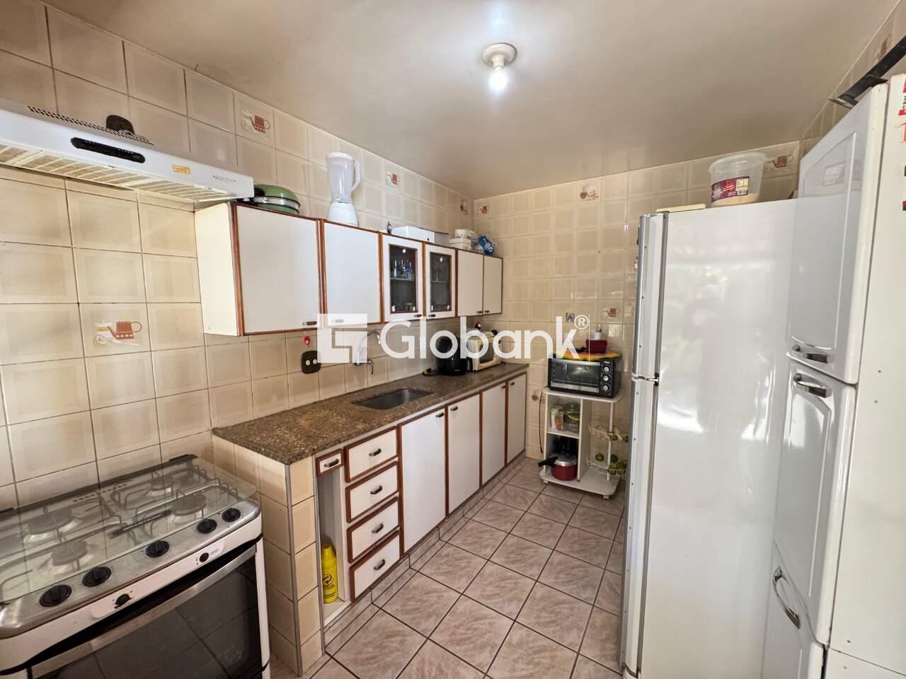 Casa 3 quartos à venda Vila Brasília 137m² Montes Claros MG: 