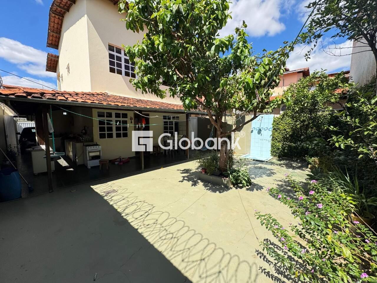 Casa 3 quartos à venda Vila Brasília 137m² Montes Claros MG: 