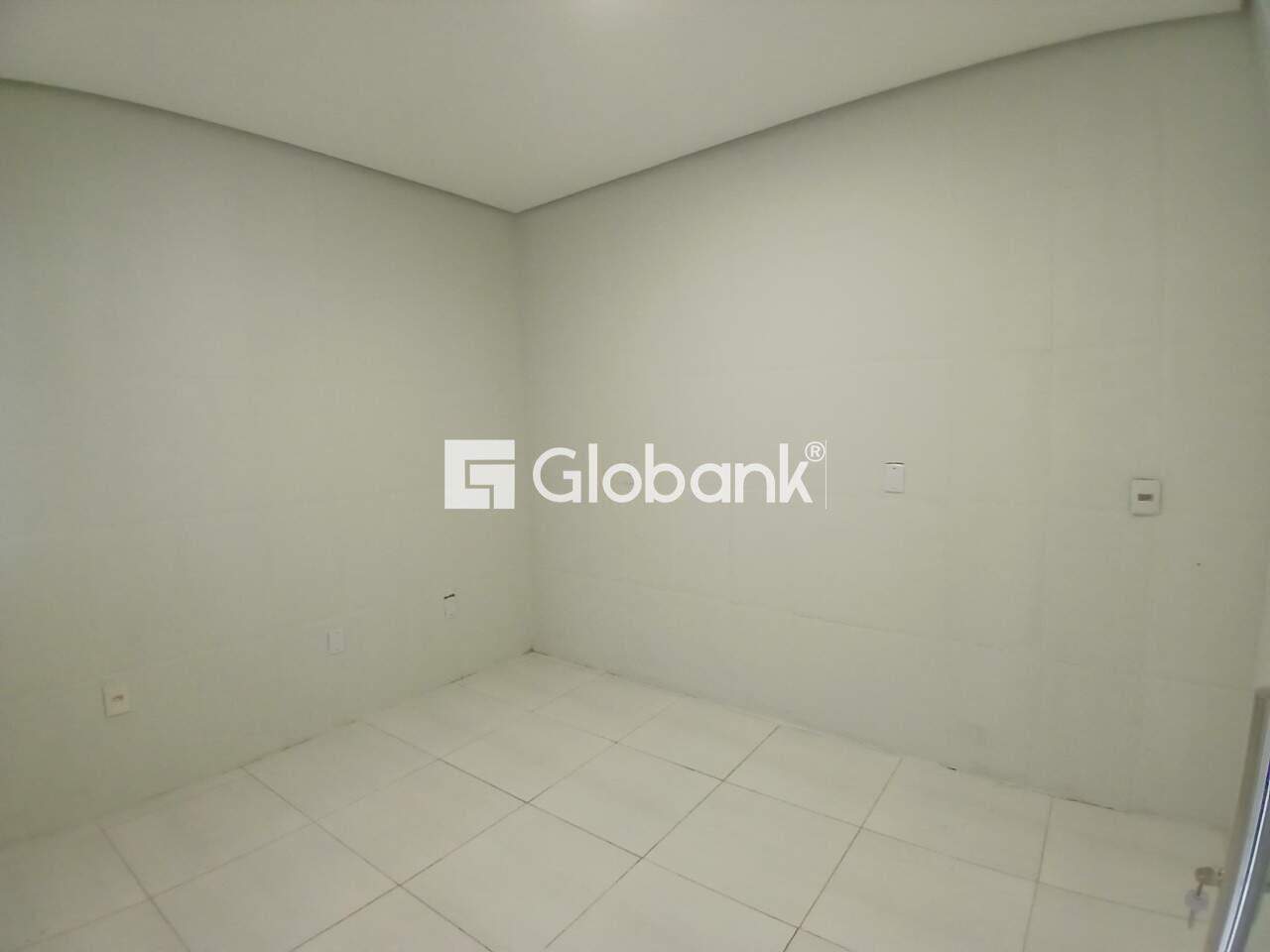 Sala comercial para aluguel Centro 65m² Montes Claros MG: Sala 2