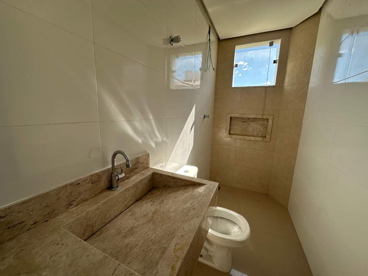 Apartamento 3 quartos à venda Jardim Panorama 92m² Montes Claros MG: Banheiro social