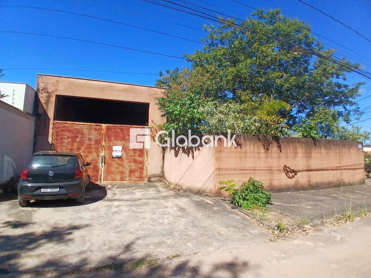 Terreno para aluguel Chácaras Paraíso 0m² Montes Claros MG: Fachada lateral
