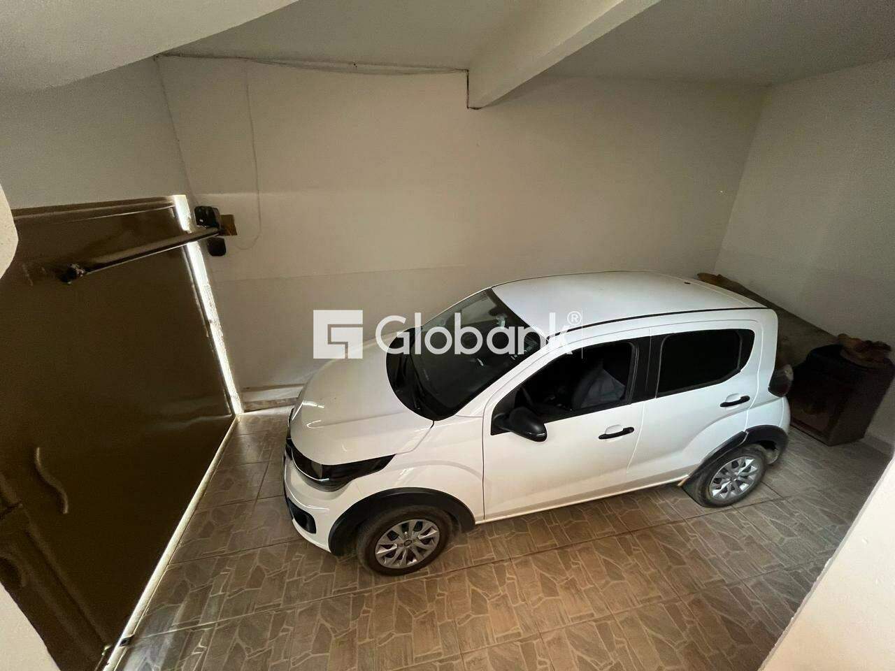 Sobrado 3 quartos à venda Vila Mauricéia 180m² Montes Claros MG: GARAGEM