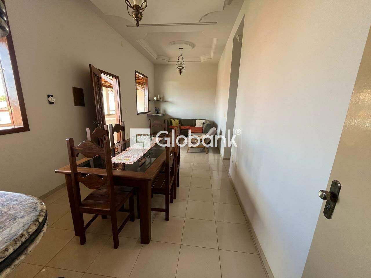 Sobrado 3 quartos à venda Vila Mauricéia 180m² Montes Claros MG: SALA 02 AMBIENTES