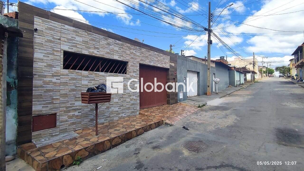 Casa 3 quartos à venda Santa Cecília 94,5m² Montes Claros MG: 