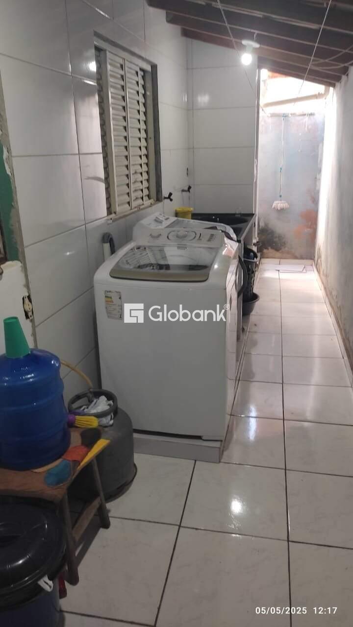 Casa 3 quartos à venda Santa Cecília 94,5m² Montes Claros MG: rea de Servi o