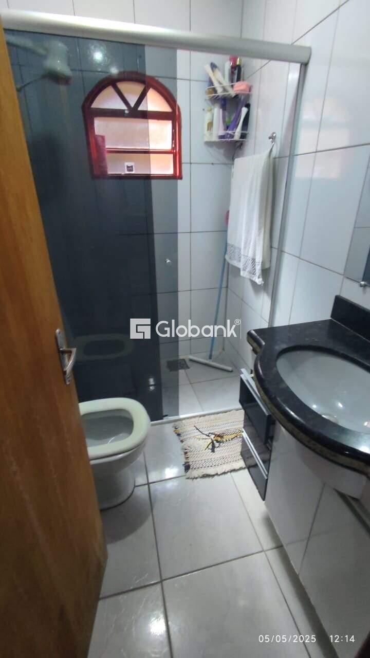 Casa 3 quartos à venda Santa Cecília 94,5m² Montes Claros MG: Banheiro