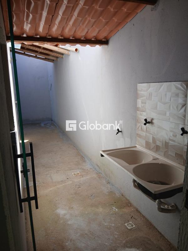 Casa 2 quartos para aluguel Jardim Olímpico 60m² Montes Claros MG: 