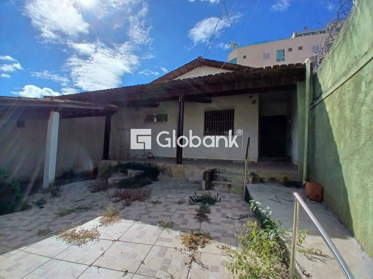 Casa 5 quartos à venda Funcionários 370m² Montes Claros MG: 