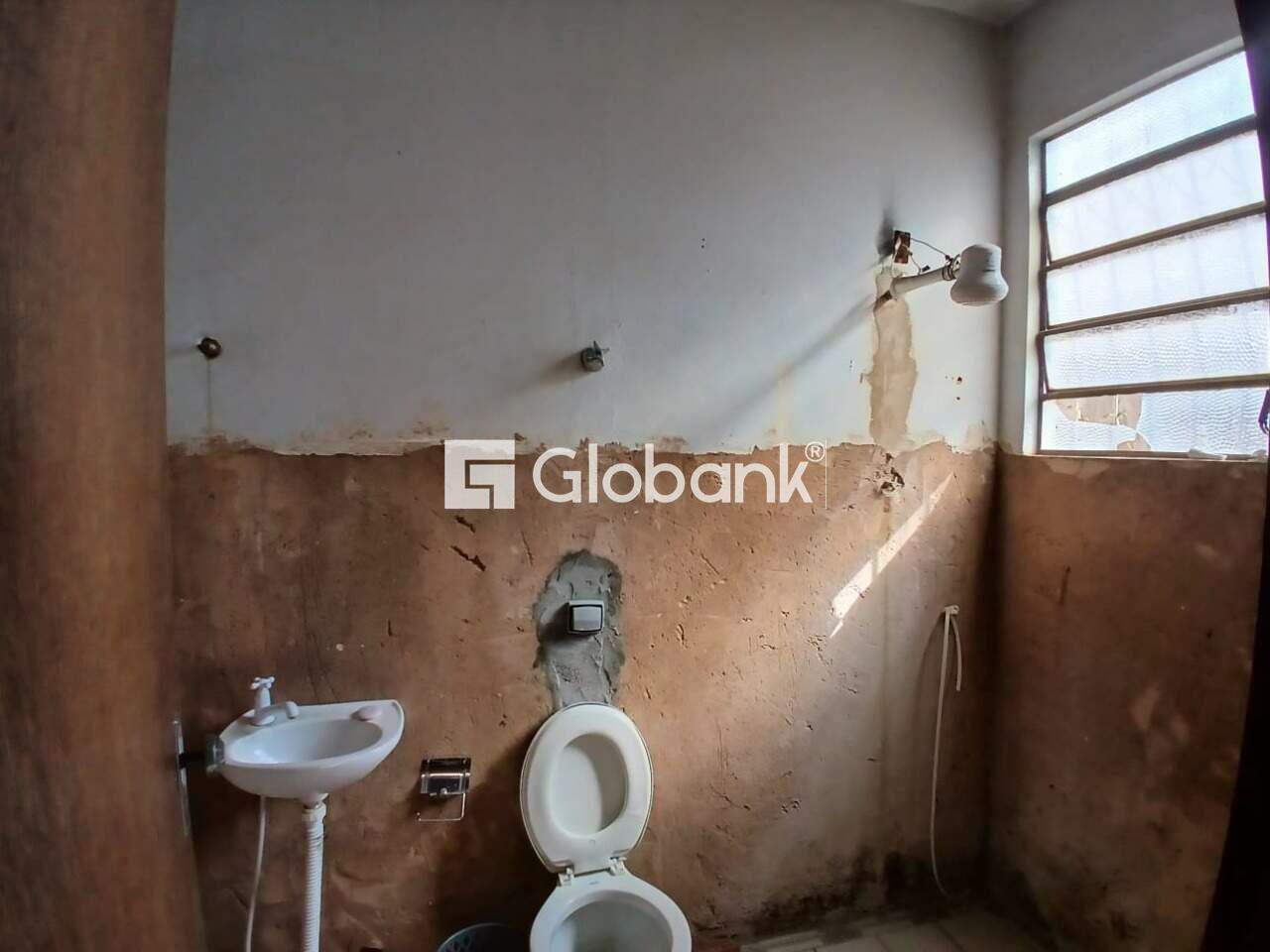 Casa 5 quartos à venda Funcionários 370m² Montes Claros MG: 