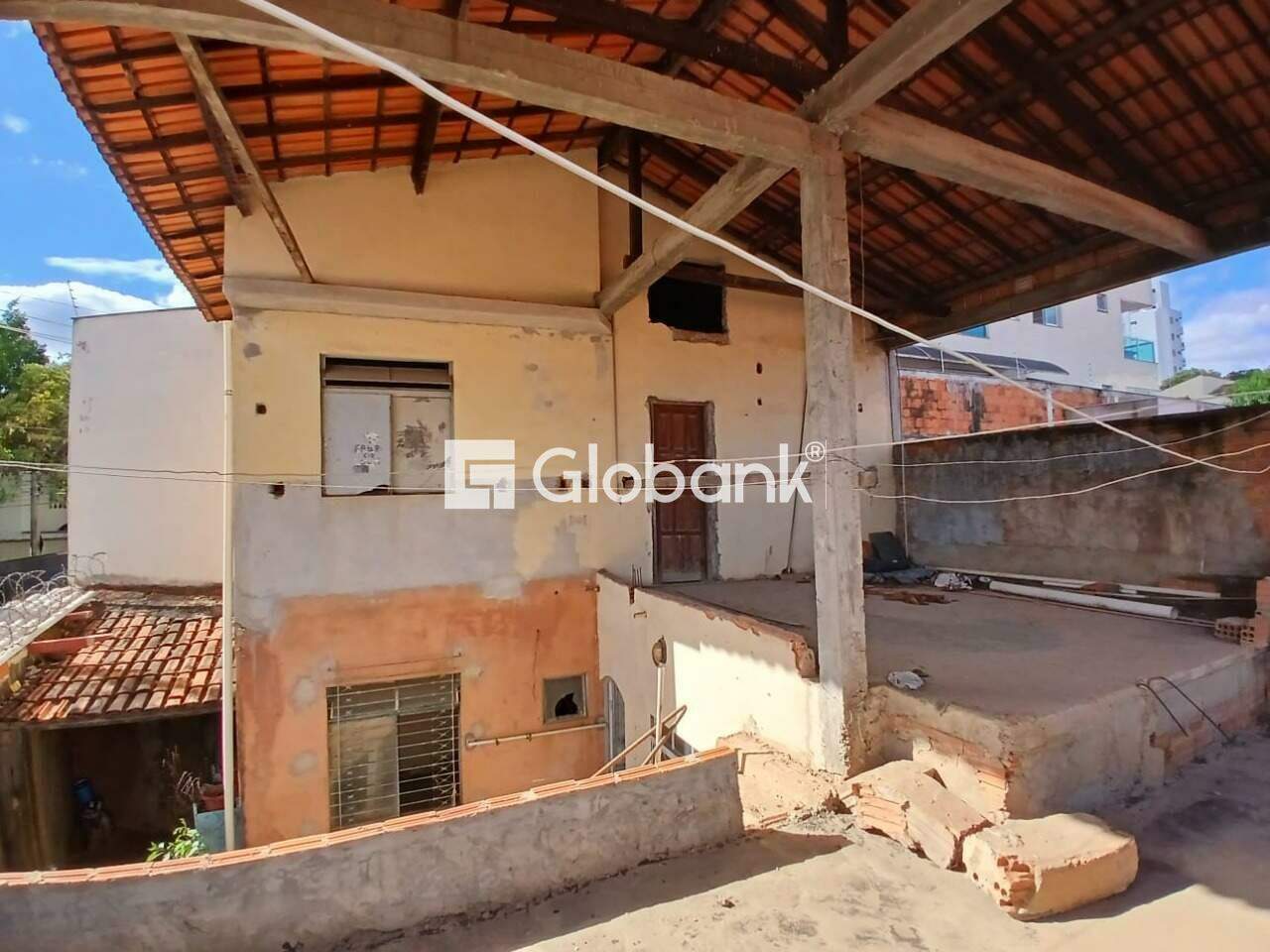 Casa 5 quartos à venda Funcionários 370m² Montes Claros MG: 