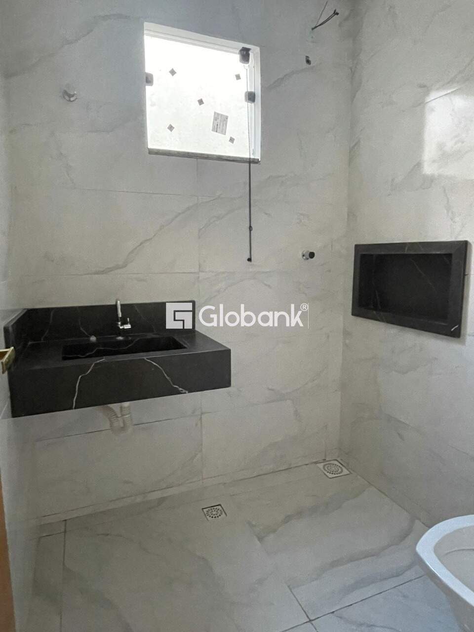 Casa 2 quartos à venda Novo Delfino 70m² Montes Claros MG: 