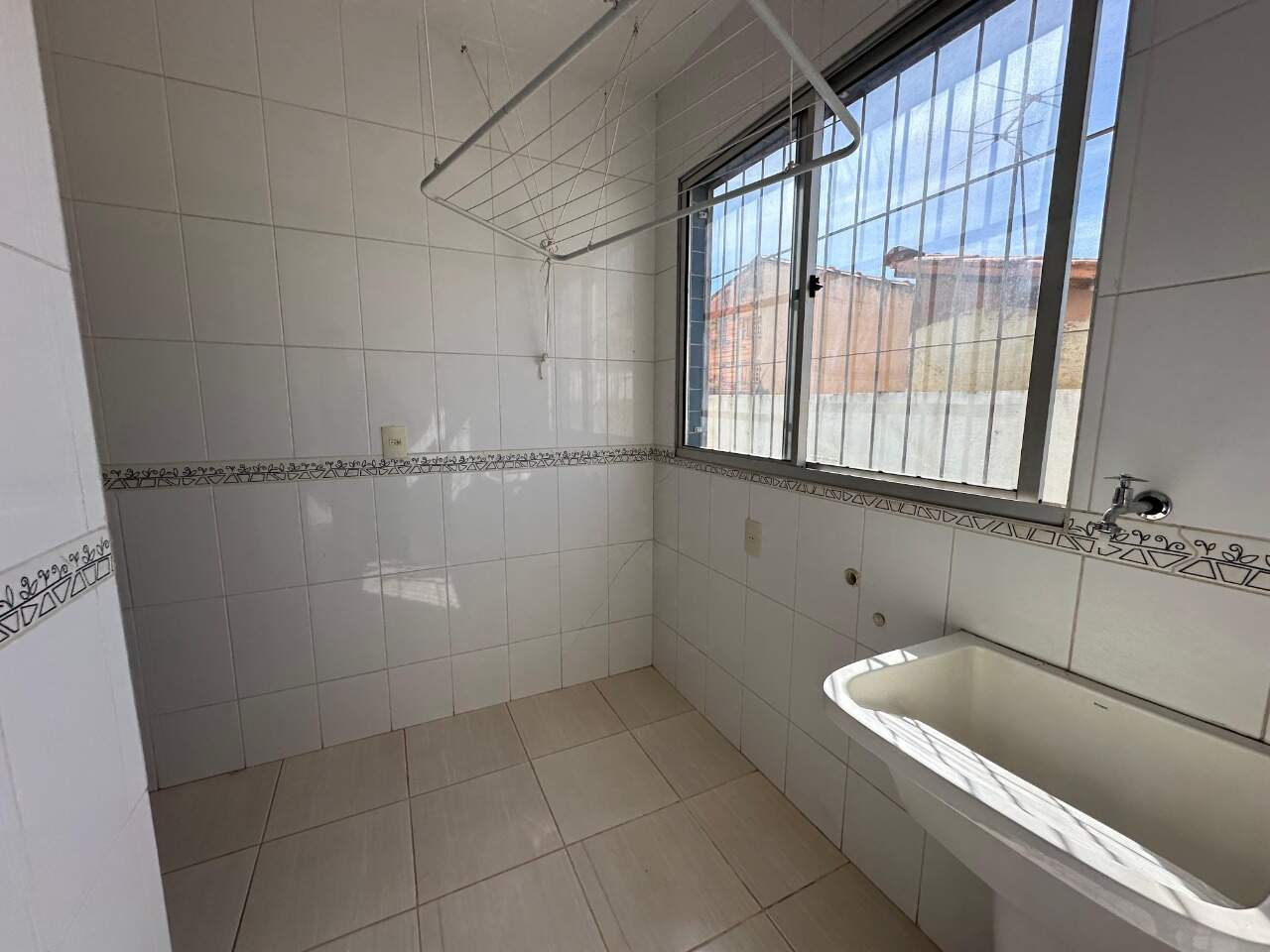 Apartamento 3 quartos para aluguel São José 110m² Montes Claros MG: rea de servi o