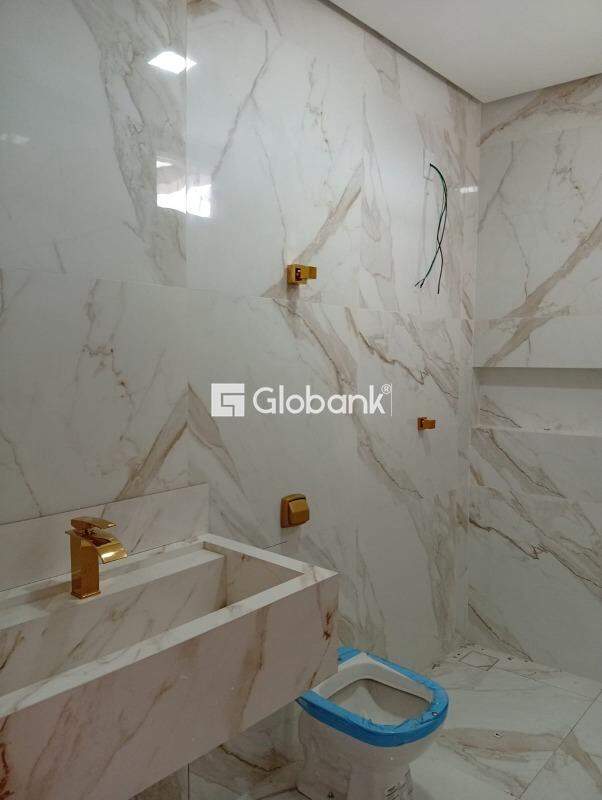 Sobrado 3 quartos à venda Prolongamento Todos os Santos 160m² Montes Claros MG: 