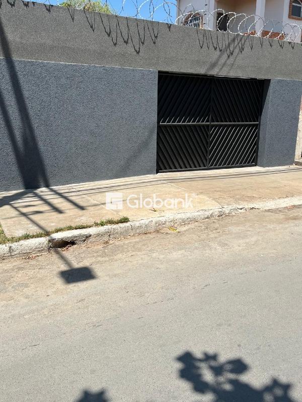 Casa 4 quartos à venda Jardim Panorama 460m² Montes Claros MG: 