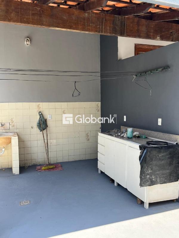 Casa 4 quartos à venda Jardim Panorama 460m² Montes Claros MG: 