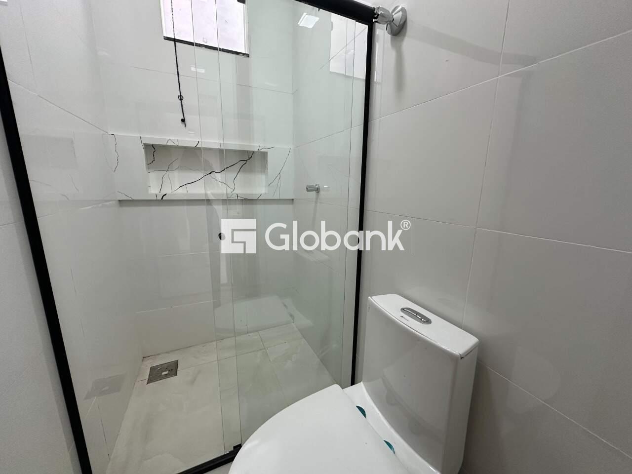 Casa 3 quartos à venda Alice Maia 115m² Montes Claros MG: Banheiro social