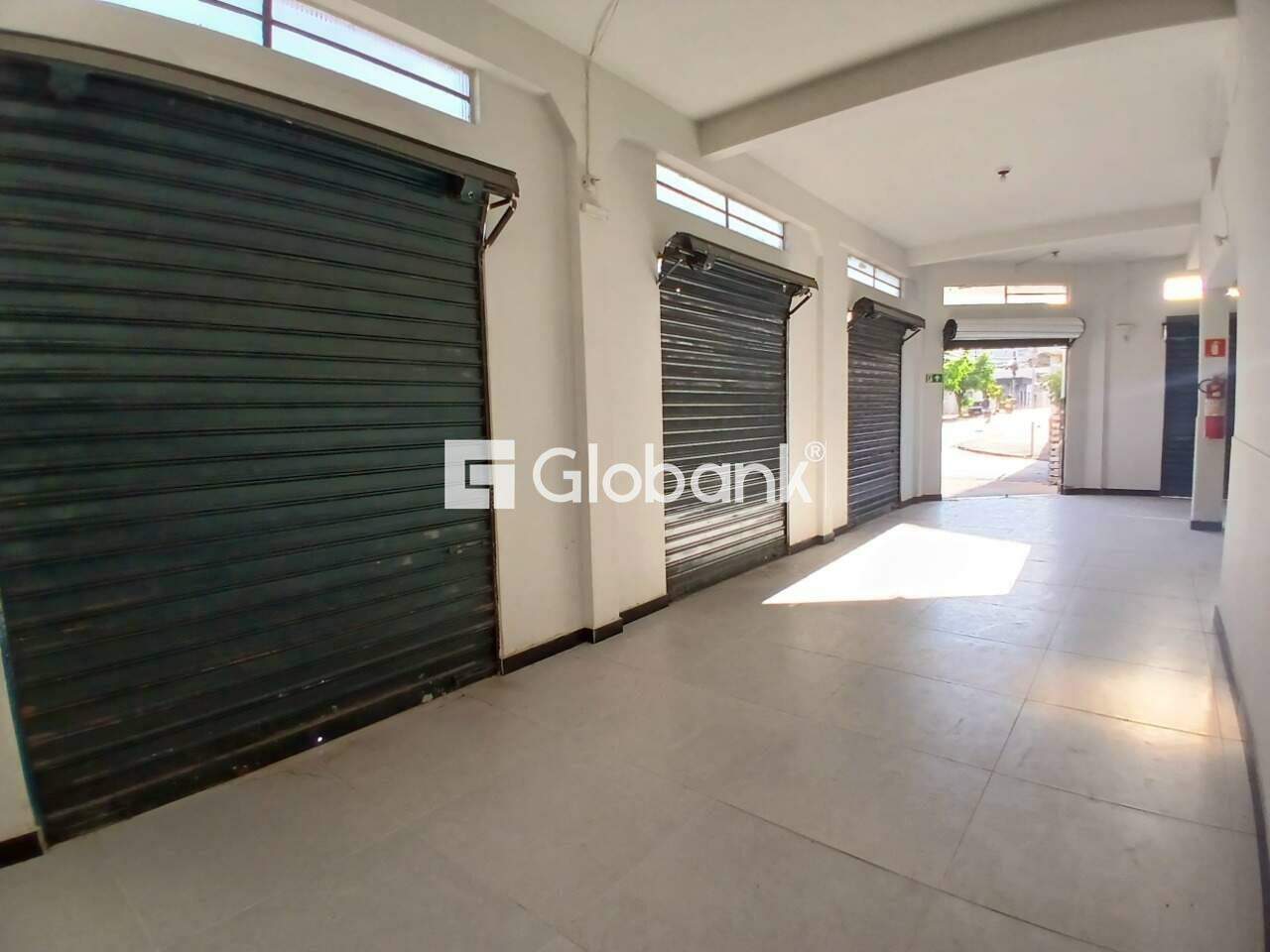 Ponto comercial para aluguel Major Prates 87m² Montes Claros MG: Interior de outro  ngulo