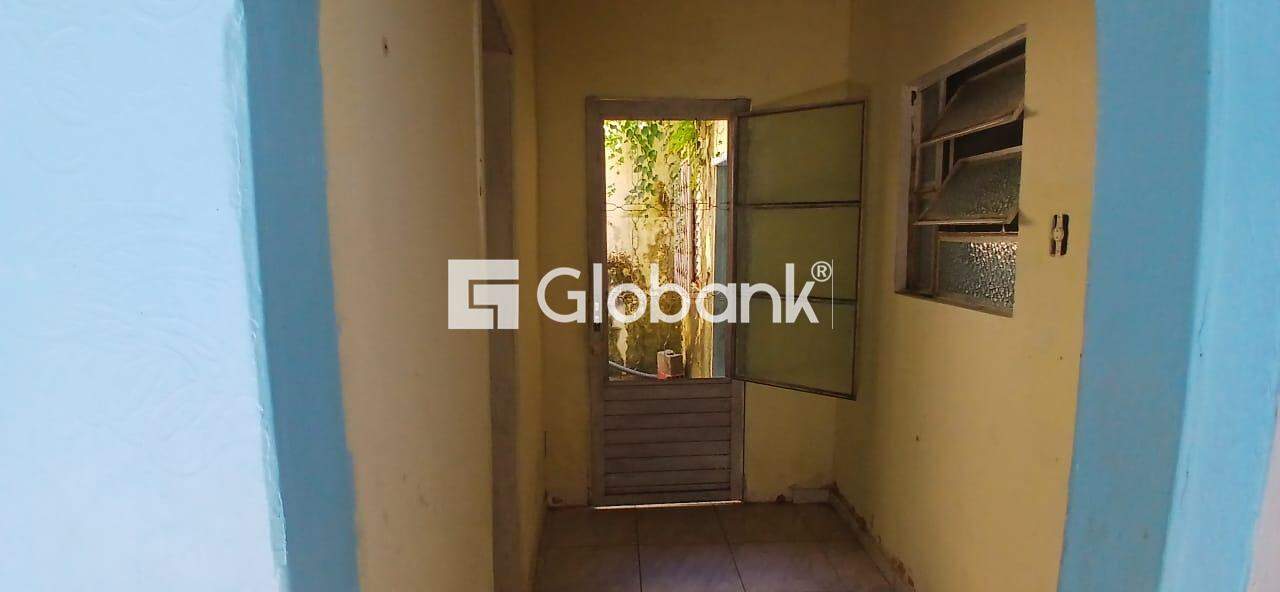 Casa 3 quartos à venda Centro 72m² Montes Claros MG: 