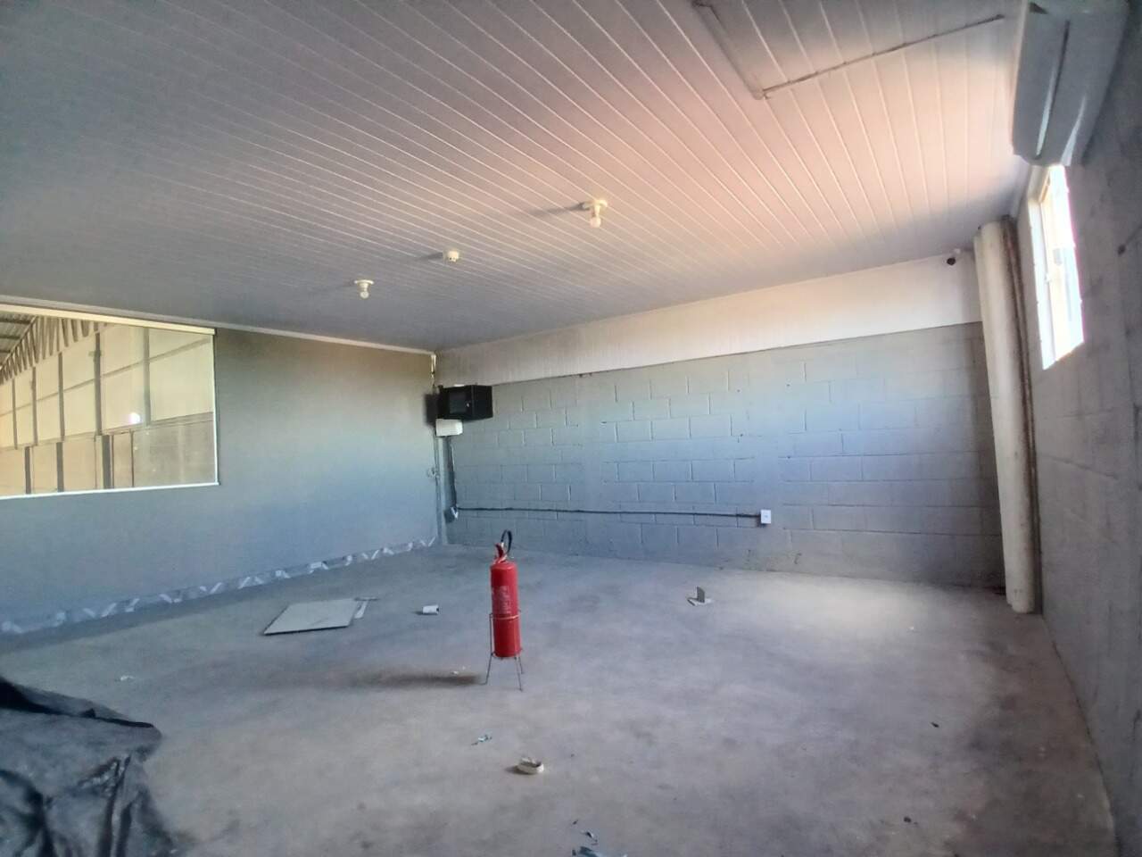 Galpão para aluguel Santo Antônio 1.000m² Montes Claros MG: Escrit rio