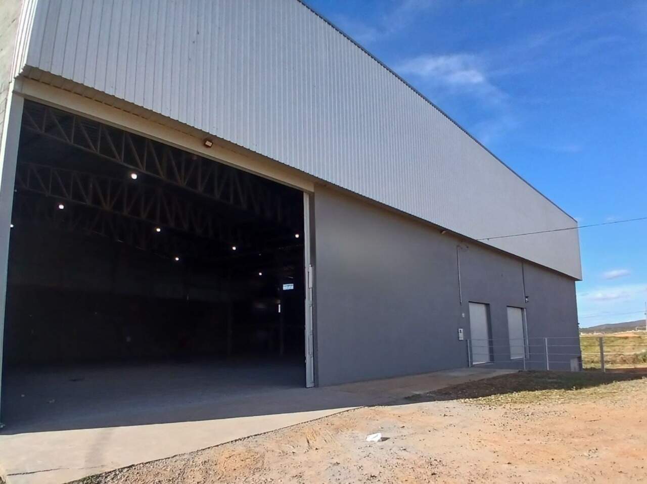 Galpão para aluguel Santo Antônio 1.000m² Montes Claros MG: 