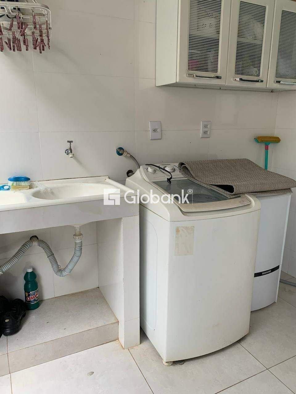 Sobrado 3 quartos à venda Vila Atlântida 150m² Montes Claros MG: rea de Servi o