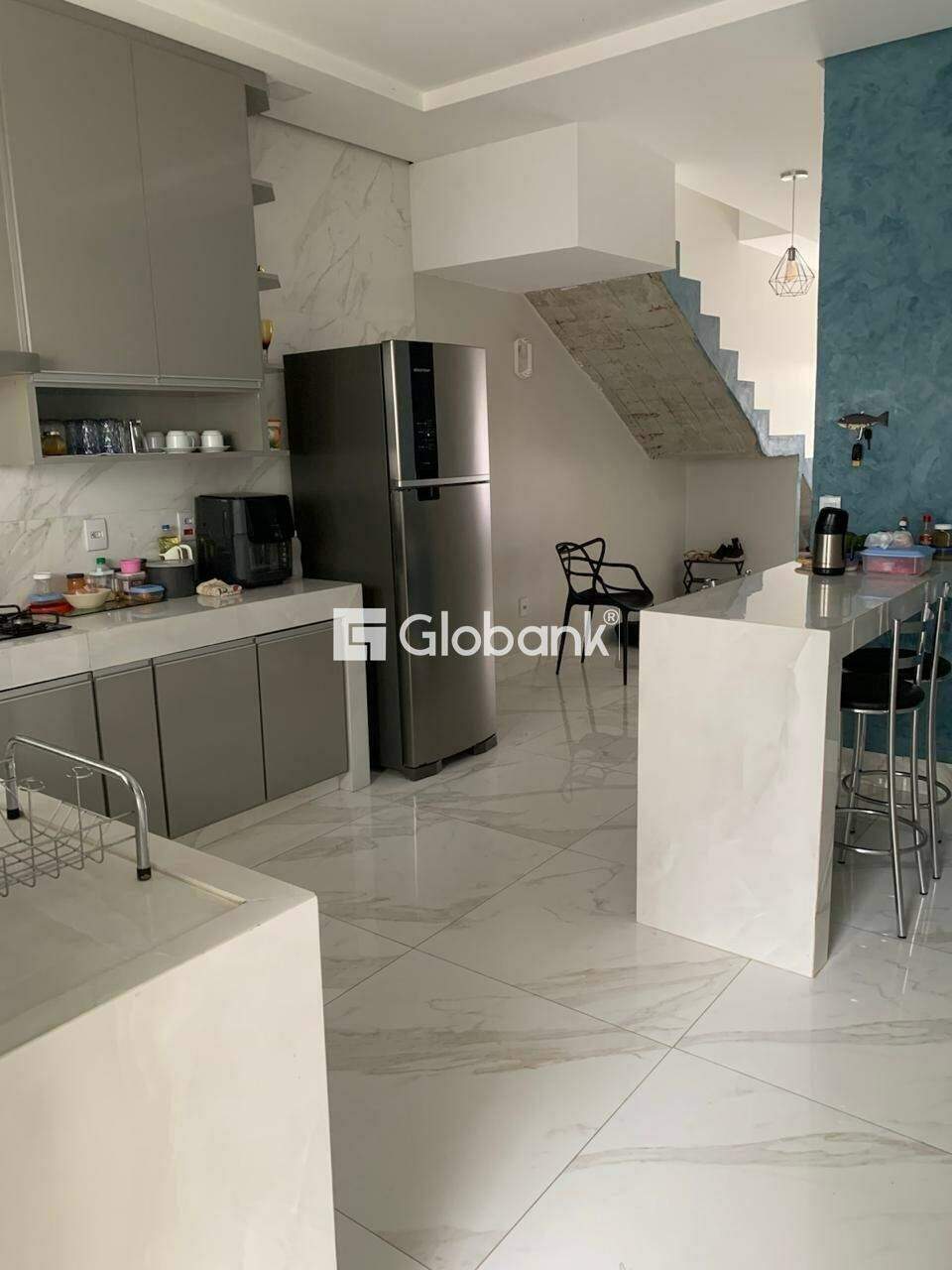 Sobrado 3 quartos à venda Vila Atlântida 150m² Montes Claros MG: Cozinha