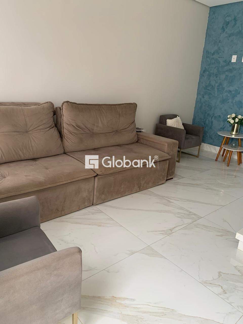 Sobrado 3 quartos à venda Vila Atlântida 150m² Montes Claros MG: Sala de Estar