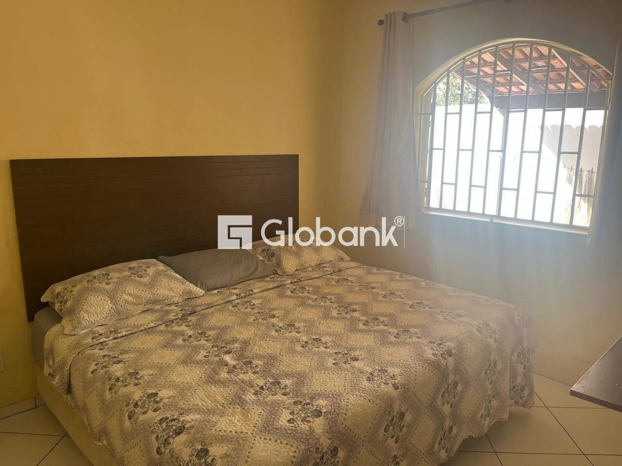 Casa 7 quartos à venda Vila Brasília 408m² Montes Claros MG: DORMIT RIO COM SU TE-CLOSET