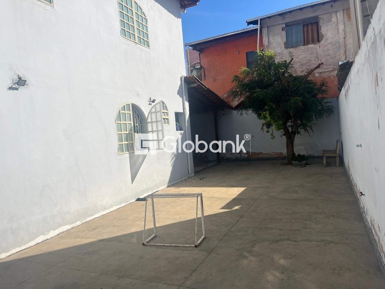 Casa 7 quartos à venda Vila Brasília 408m² Montes Claros MG: 