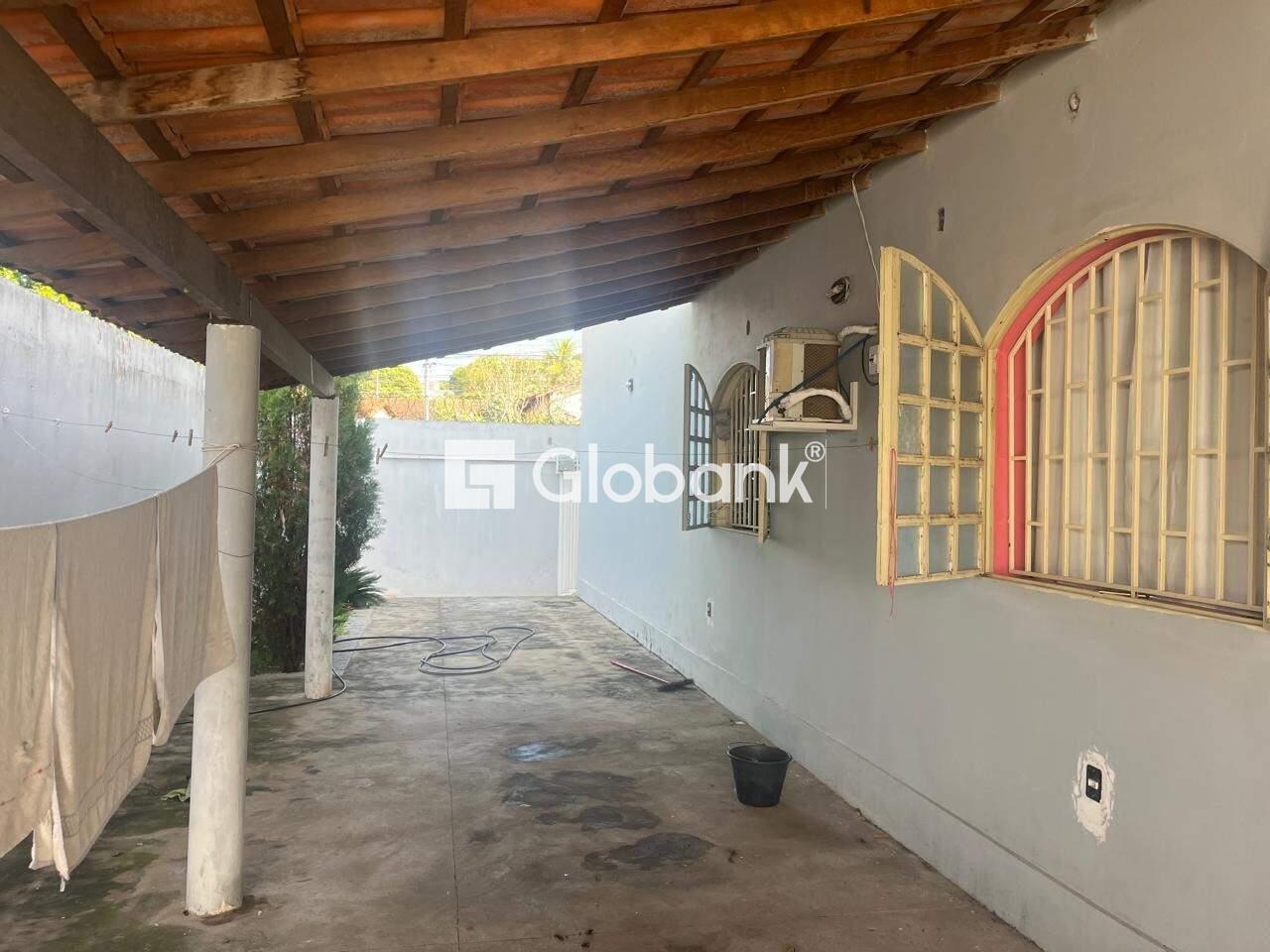 Casa 7 quartos à venda Vila Brasília 408m² Montes Claros MG: VARANDA