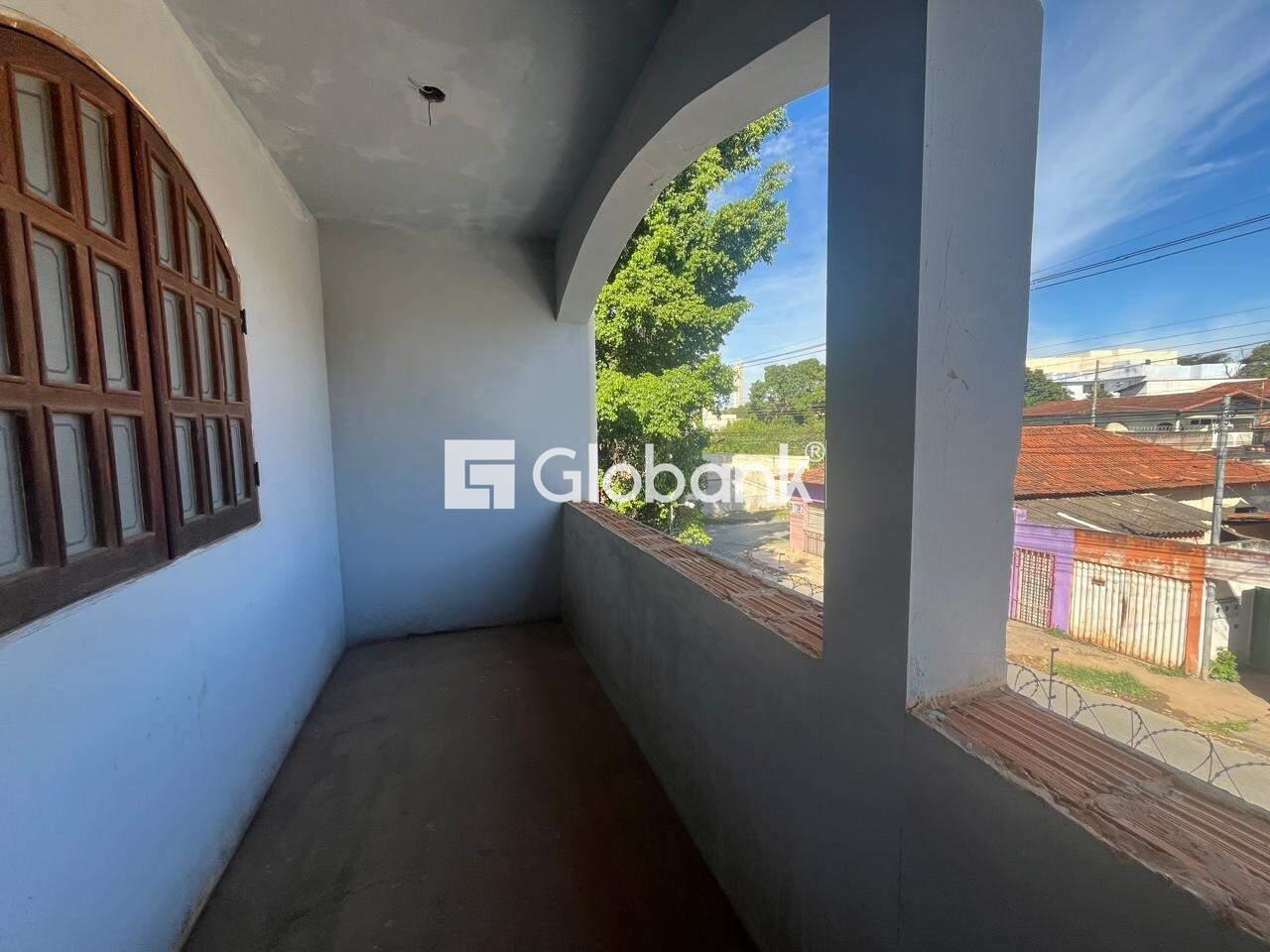 Casa 7 quartos à venda Vila Brasília 408m² Montes Claros MG: SACADA SEGUNDO PISO