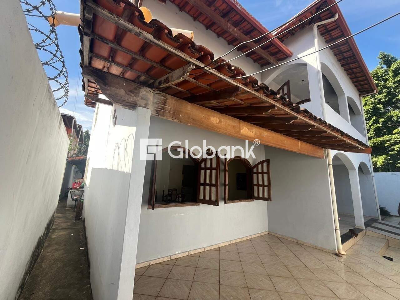 Casa 7 quartos à venda Vila Brasília 408m² Montes Claros MG: FRENTE DA CASA
