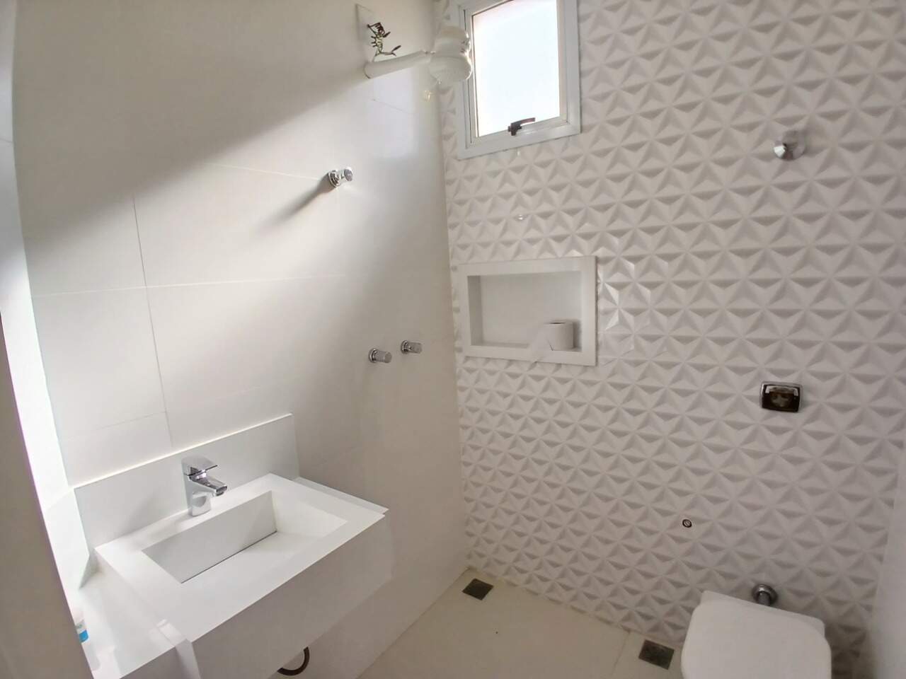 Apartamento 2 quartos para aluguel Ibituruna 70m² Montes Claros MG: Banheiro social