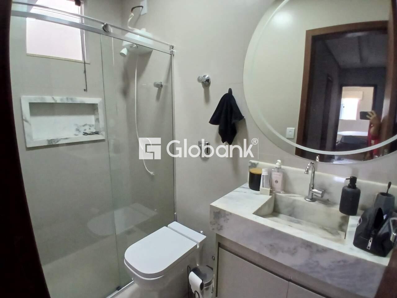 Casa 3 quartos à venda Loteamento Reserva Real 112,5m² Montes Claros MG: Banheiro social primeiro piso