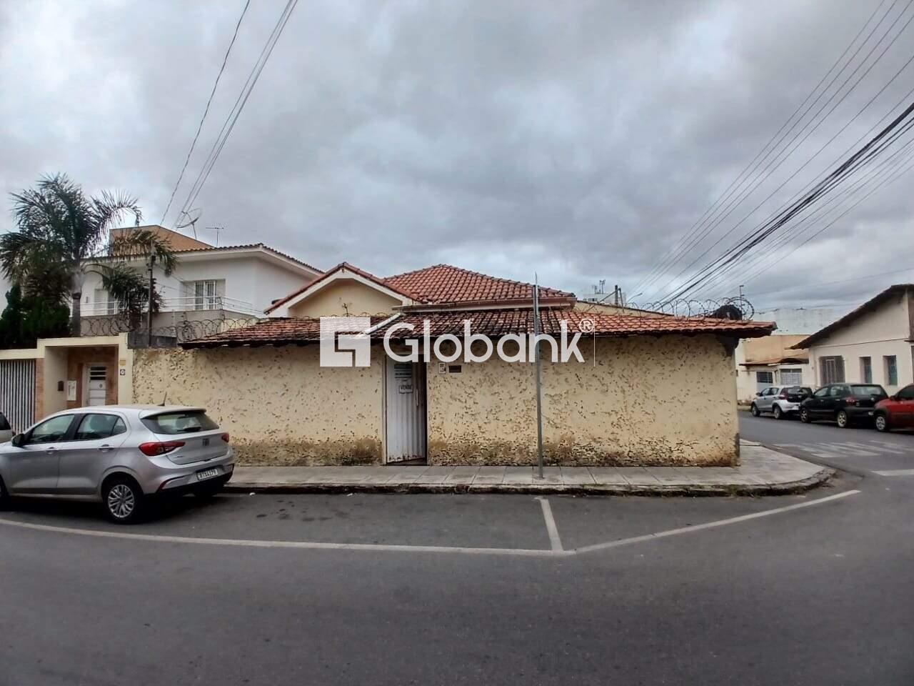 Casa 4 quartos à venda Centro 100m² Montes Claros MG: 