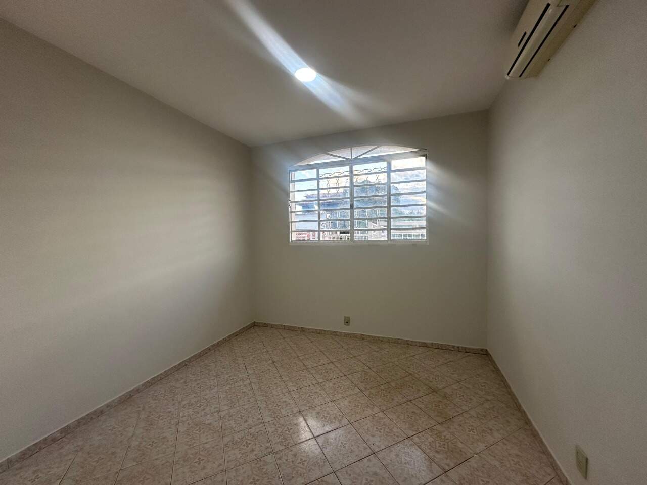 Casa 3 quartos para aluguel Monte Alegre 130m² Montes Claros MG: Quarto2