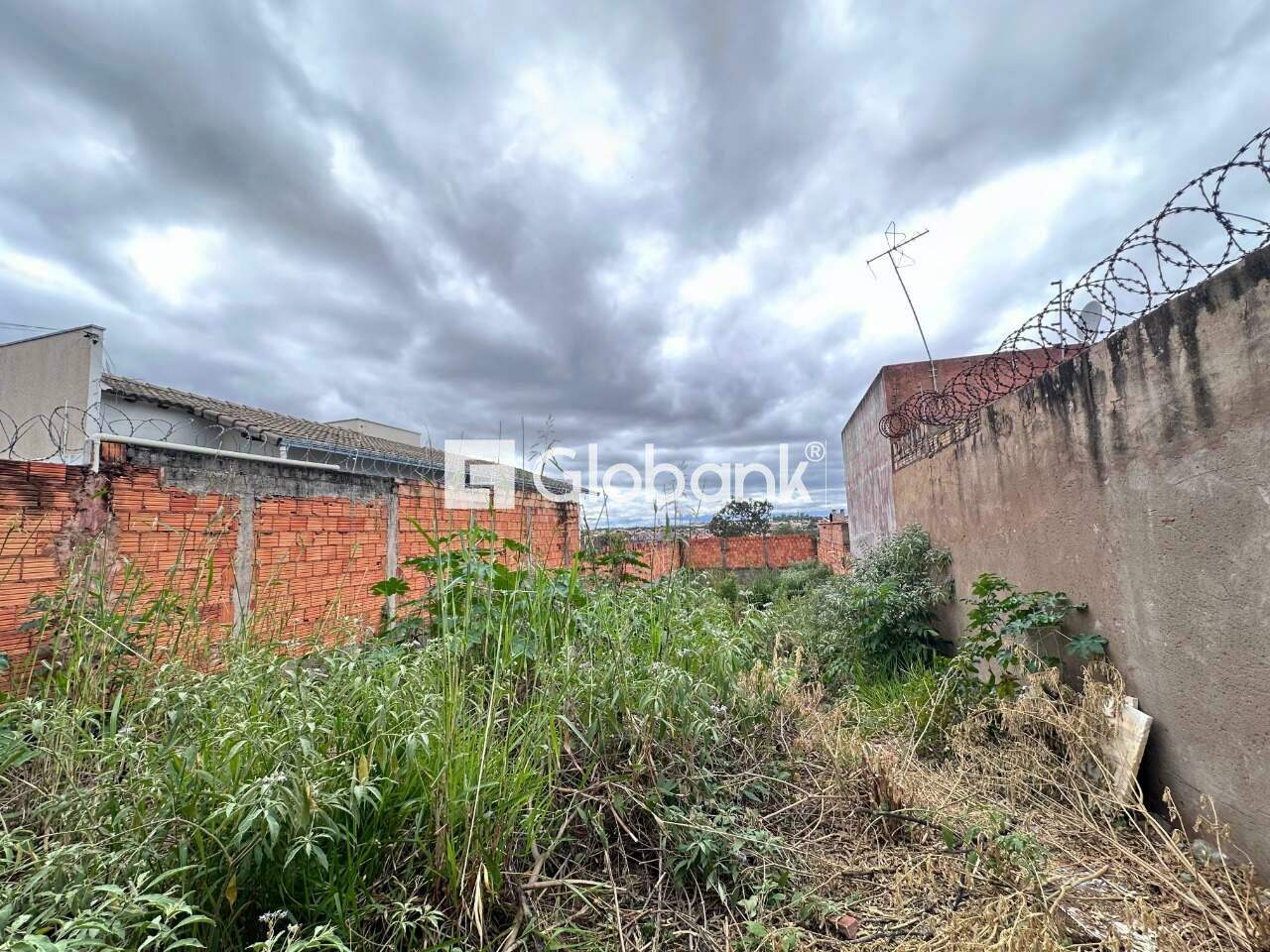 Terreno à venda Planalto 280,5m² Montes Claros MG: 