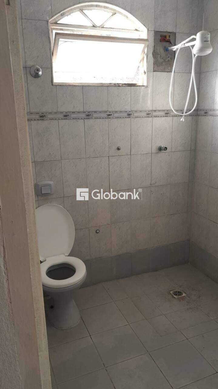 Casa 2 quartos à venda Jadete 110m² Januária MG: 