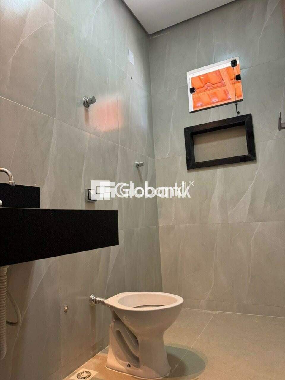 Casa 2 quartos à venda Nova América 50m² Montes Claros MG: Banheiro Social
