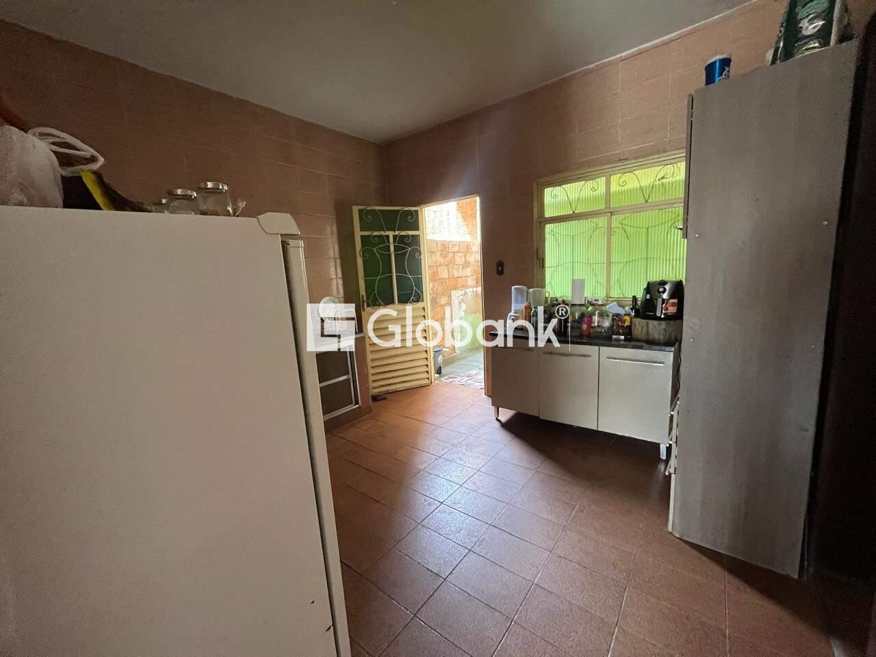 Casa 8 quartos à venda Alcides Rabelo 300m² Montes Claros MG: 