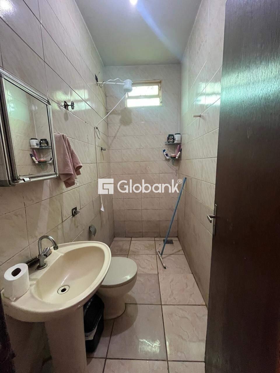 Casa 8 quartos à venda Alcides Rabelo 300m² Montes Claros MG: 