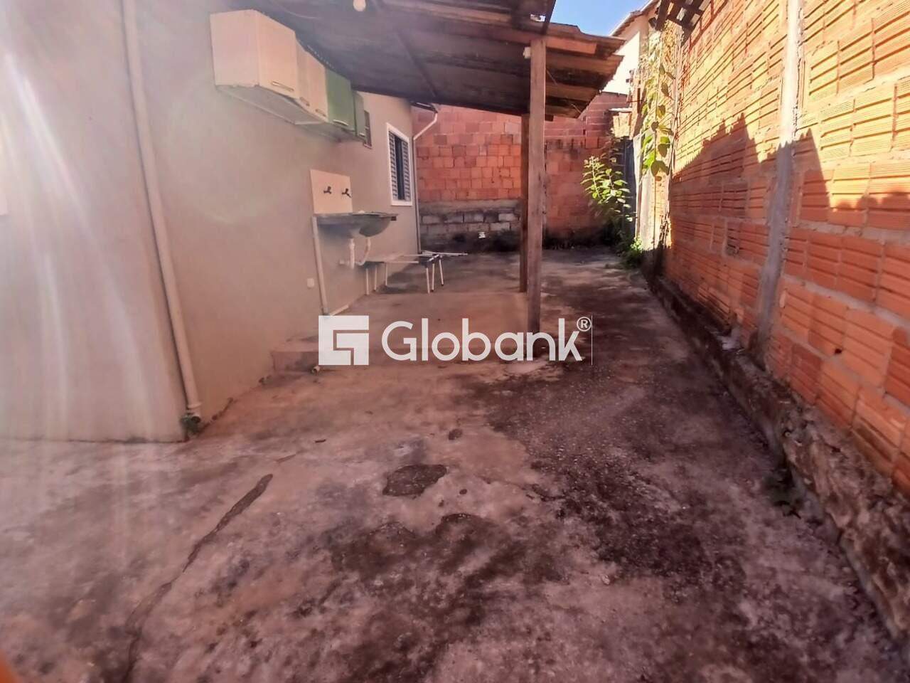 Casa 3 quartos à venda Alice Maia 60m² Montes Claros MG: 