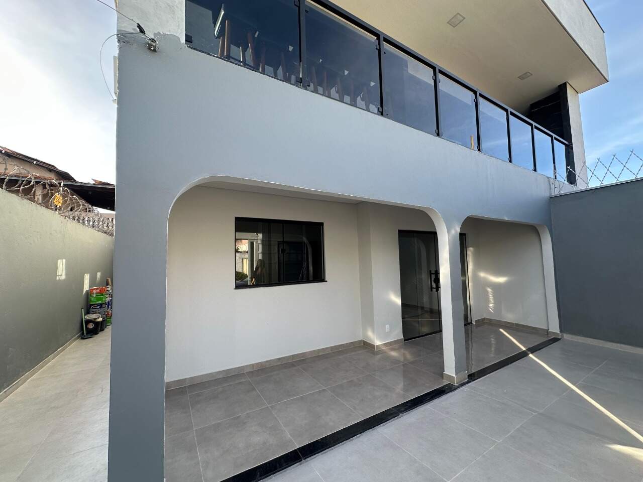 Casa 2 quartos para aluguel Santa Rita I 55m² Montes Claros MG: Garagem