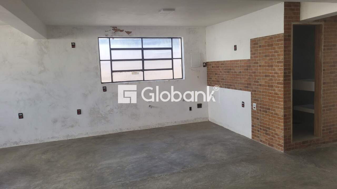 Ponto comercial para aluguel São José 85m² Montes Claros MG: Sala superior