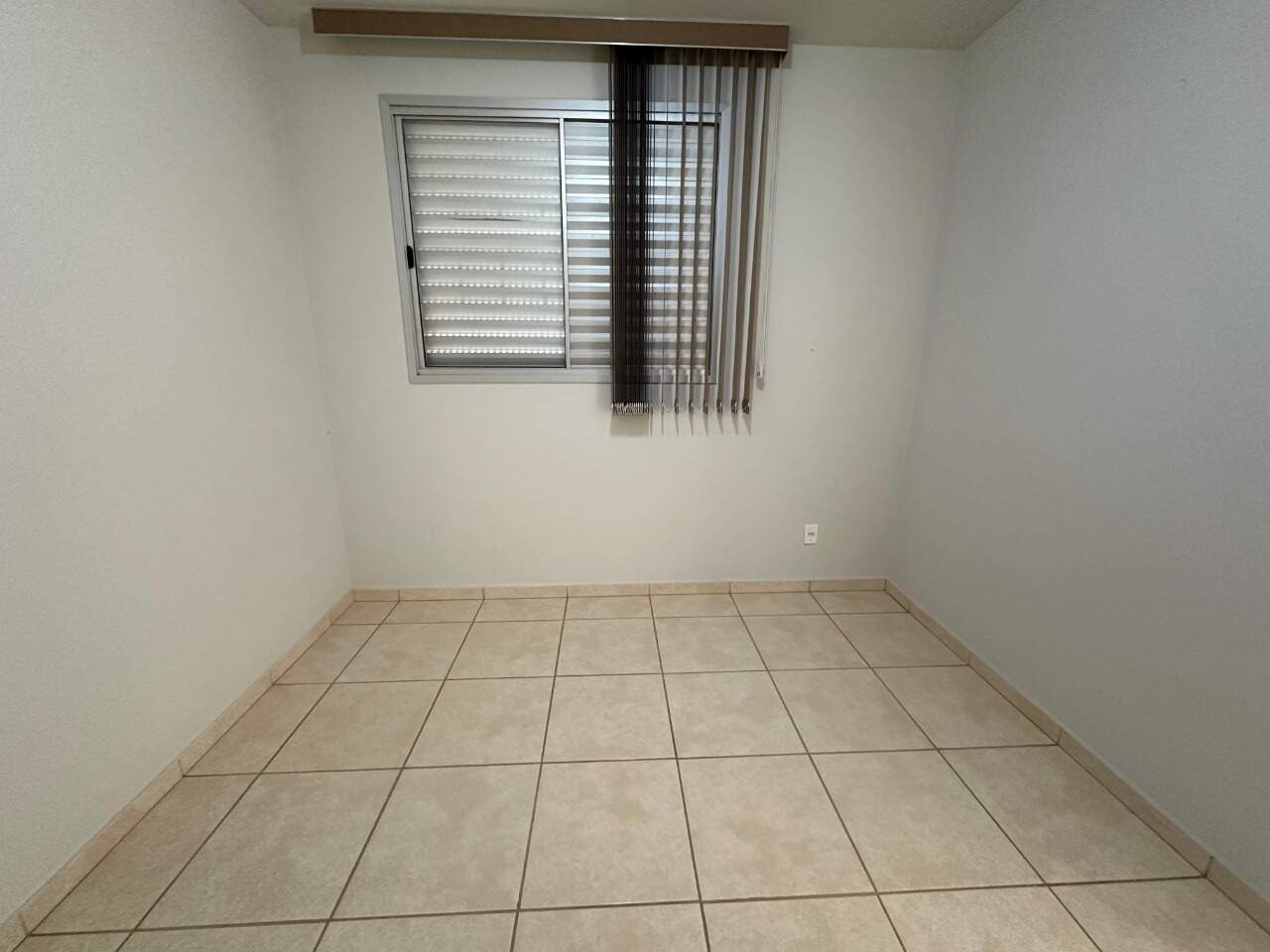 Apartamento 2 quartos para aluguel Residencial Sul Ipês 55m² Montes Claros MG: Quarto