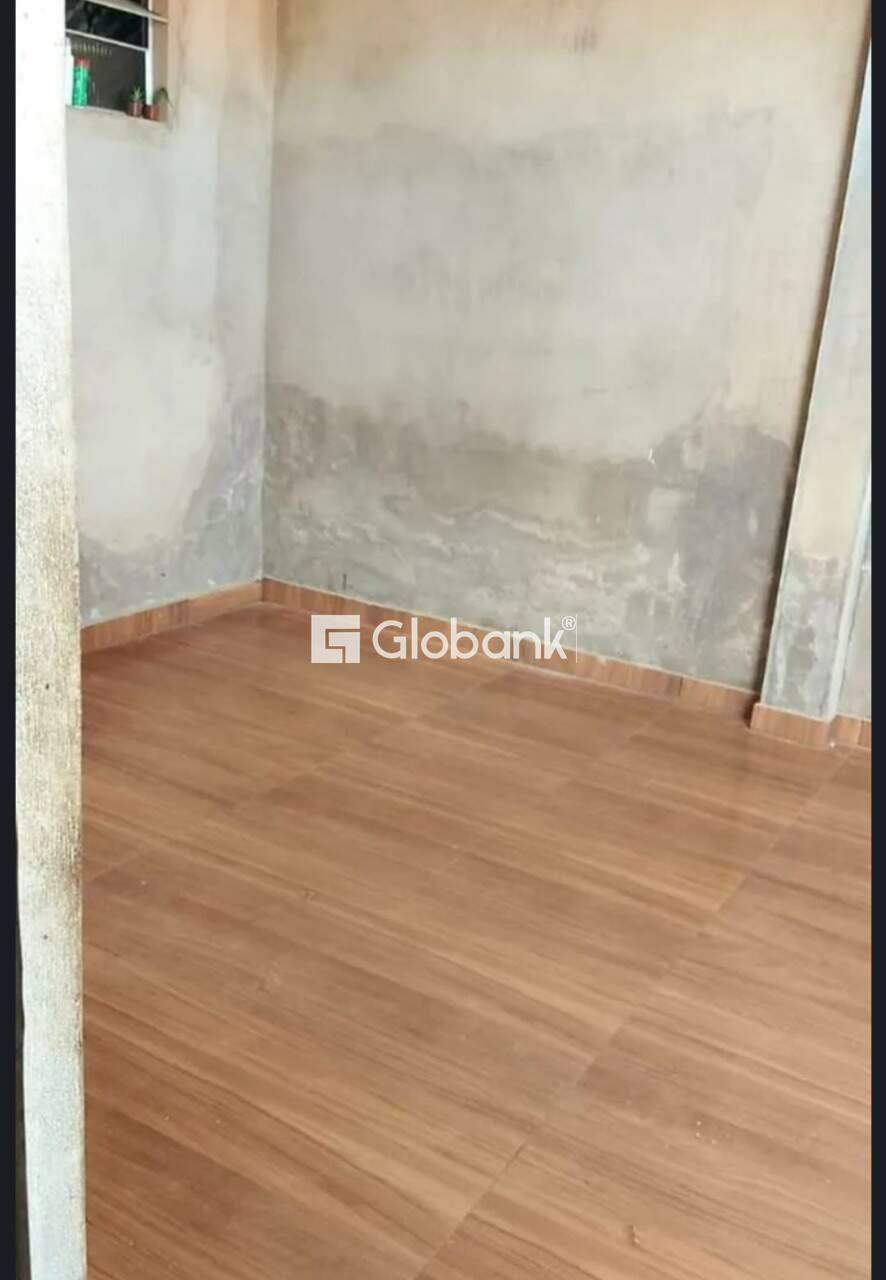 Casa 2 quartos à venda Vila Maria Cândida 90m² Montes Claros MG: 